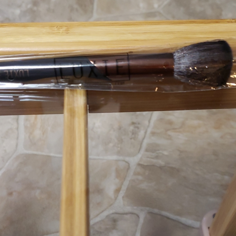 NEW Luxie small contour brush 1010